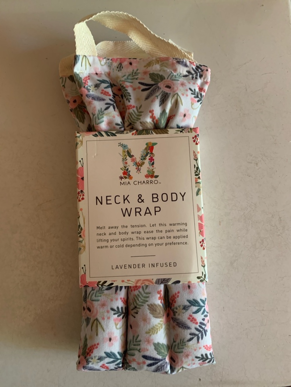 NEW Mia Charro Warming Neck & Body Wrap Lavender Infused
